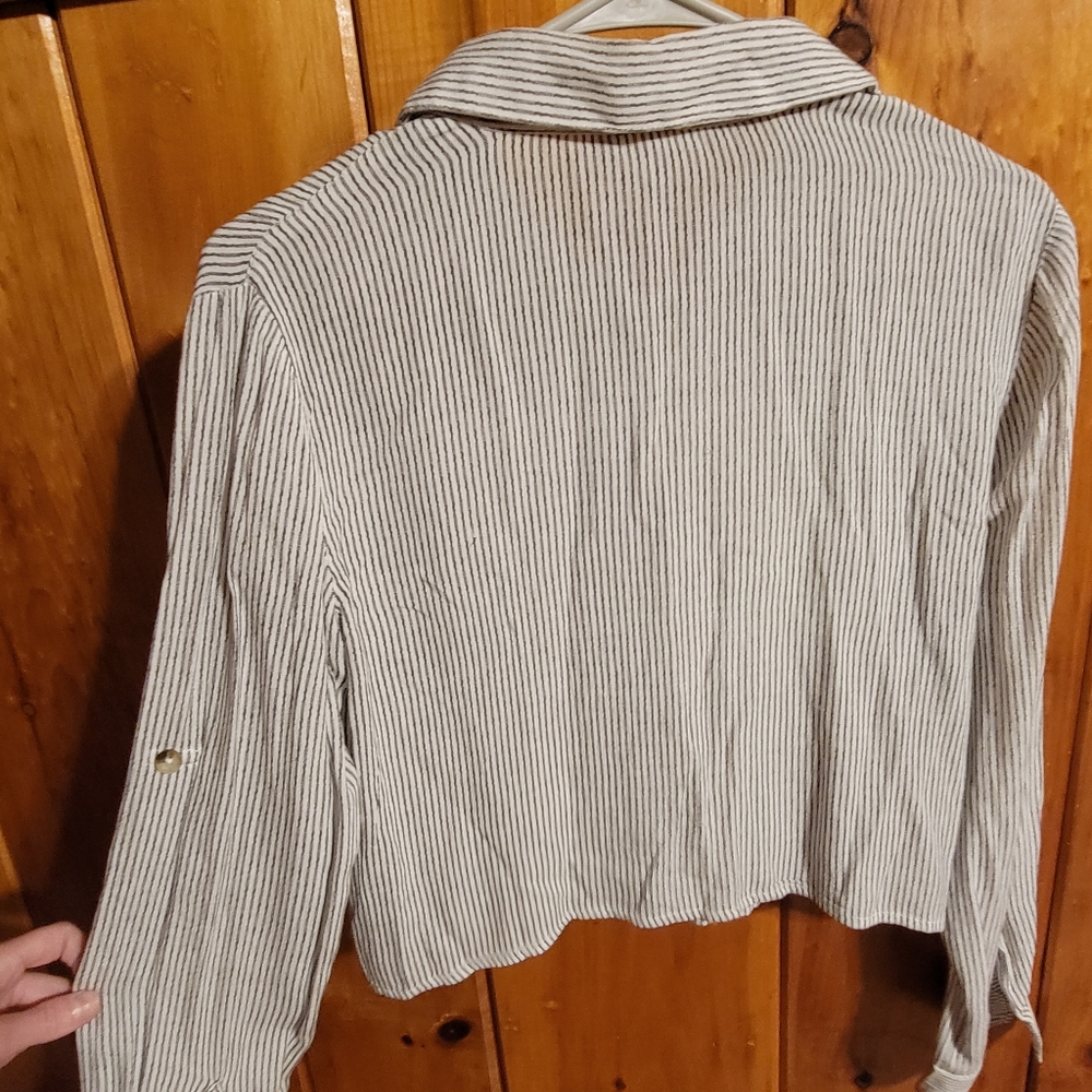 SIM & SAM Cropped Button up - Picture 8 of 9